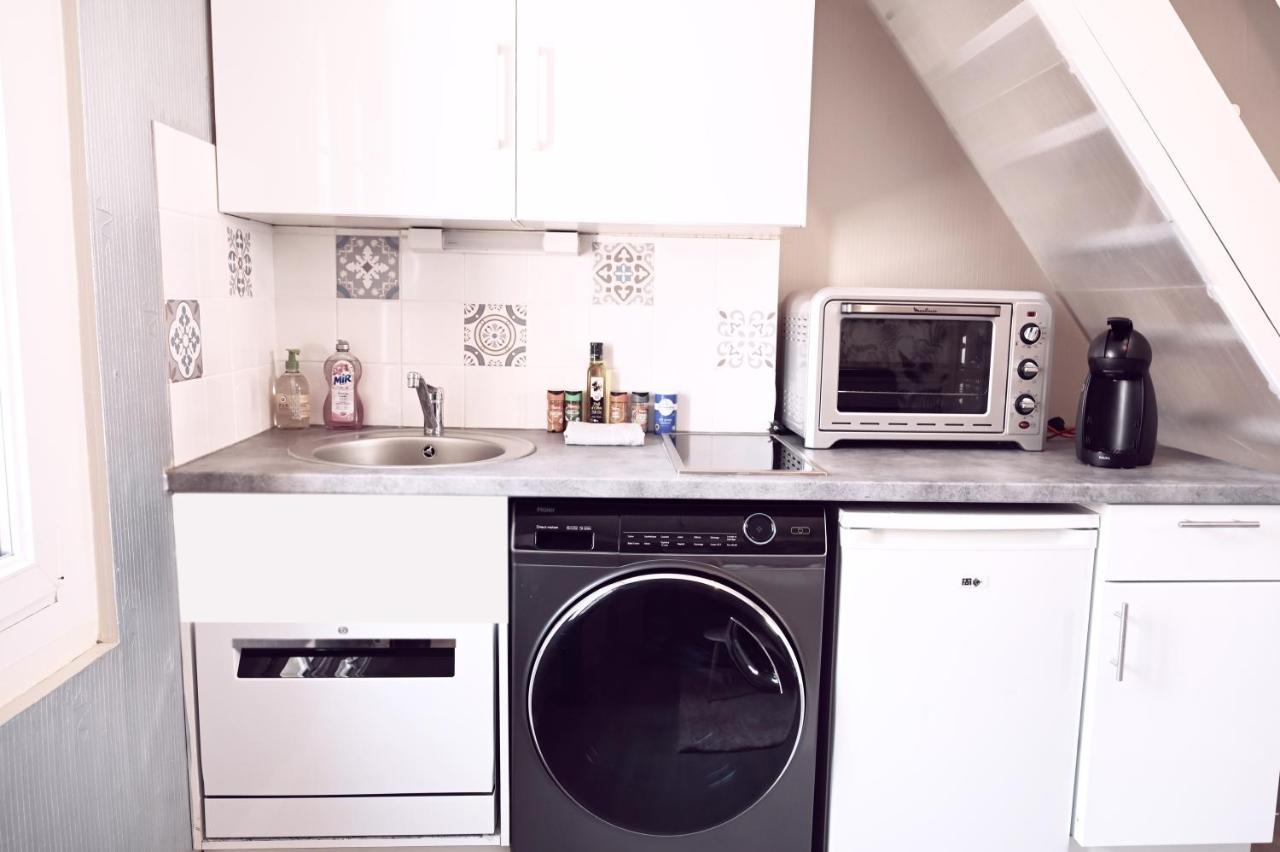 Studio En Duplex En Centre Ville Laval  Luaran gambar